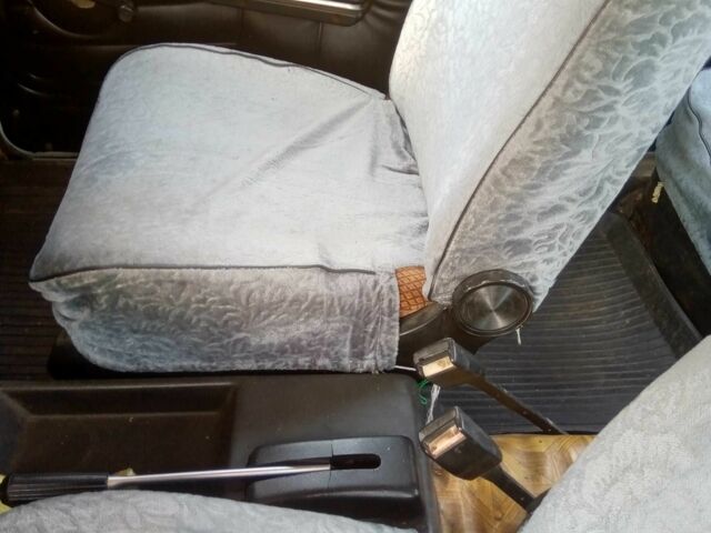 Серый ГАЗ 31029 Волга, объемом двигателя 2.45 л и пробегом 70 тыс. км за 500 $, фото 5 на Automoto.ua