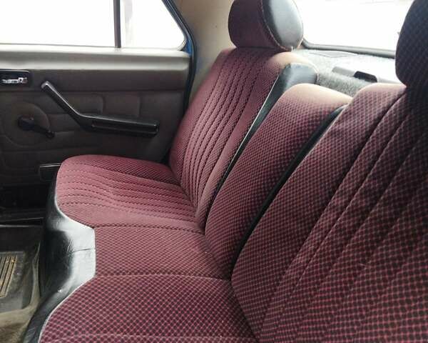 Синий ГАЗ 31029 Волга, объемом двигателя 2.4 л и пробегом 200 тыс. км за 700 $, фото 2 на Automoto.ua