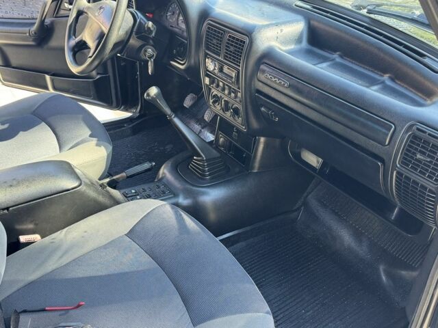 Черный ГАЗ 3105, объемом двигателя 2.3 л и пробегом 80 тыс. км за 2500 $, фото 9 на Automoto.ua