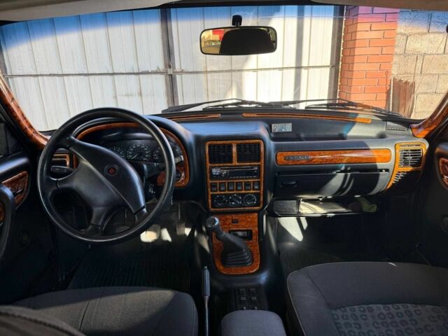 Сірий ГАЗ 3105, об'ємом двигуна 2.3 л та пробігом 112 тис. км за 4000 $, фото 1 на Automoto.ua