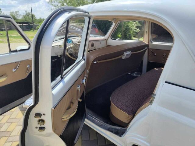 ГАЗ 3110 Волга 1969 в Харькове на Automoto.ua Белый ГАЗ 3110 Волга, объемом двигателя 2.2 л и пробегом 100 тыс. км за 10500 $, фото 8 на Automoto.ua