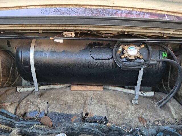 Белый ГАЗ 3110 Волга, объемом двигателя 2.5 л и пробегом 110 тыс. км за 237 $, фото 3 на Automoto.ua