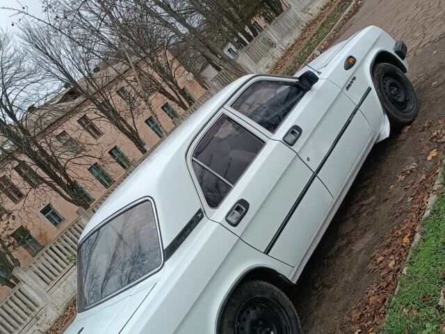 Белый ГАЗ 3110 Волга, объемом двигателя 2.4 л и пробегом 170 тыс. км за 950 $, фото 5 на Automoto.ua