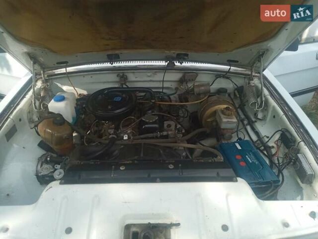 Белый ГАЗ 3110 Волга, объемом двигателя 2.4 л и пробегом 200 тыс. км за 1400 $, фото 4 на Automoto.ua