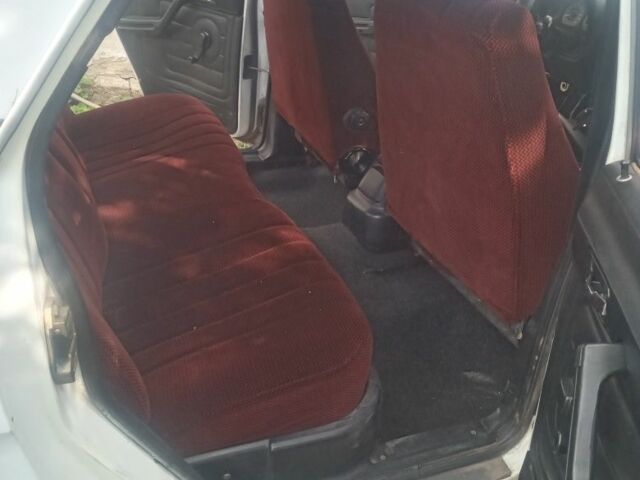 Белый ГАЗ 3110 Волга, объемом двигателя 2.4 л и пробегом 200 тыс. км за 1400 $, фото 3 на Automoto.ua