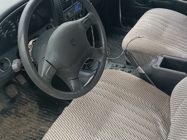 Белый ГАЗ 3110 Волга, объемом двигателя 2.4 л и пробегом 170 тыс. км за 950 $, фото 1 на Automoto.ua