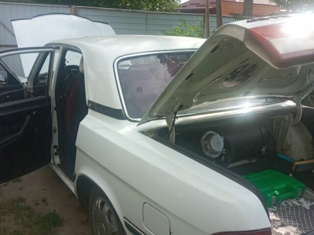 Белый ГАЗ 3110 Волга, объемом двигателя 2.4 л и пробегом 200 тыс. км за 1400 $, фото 7 на Automoto.ua