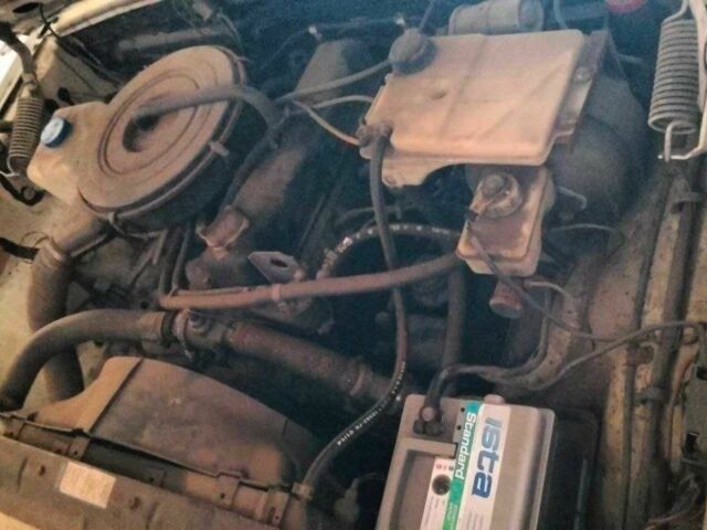 Белый ГАЗ 3110 Волга, объемом двигателя 2.5 л и пробегом 250 тыс. км за 700 $, фото 3 на Automoto.ua