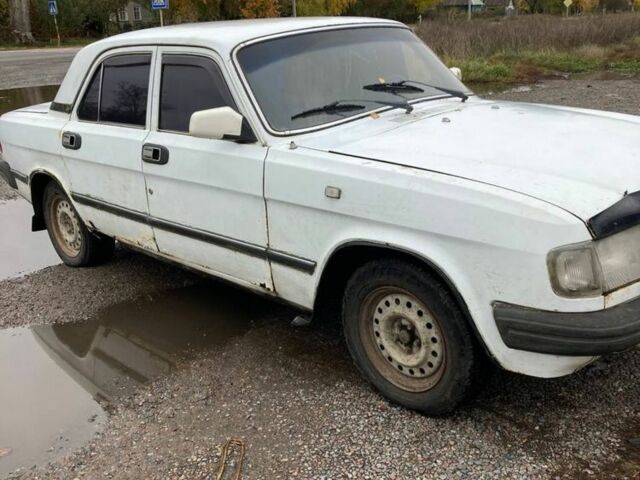 Белый ГАЗ 3110 Волга, объемом двигателя 2.4 л и пробегом 240 тыс. км за 524 $, фото 3 на Automoto.ua