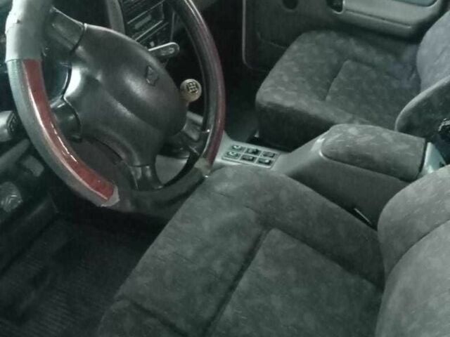 Белый ГАЗ 3110 Волга, объемом двигателя 2.5 л и пробегом 135 тыс. км за 2130 $, фото 5 на Automoto.ua