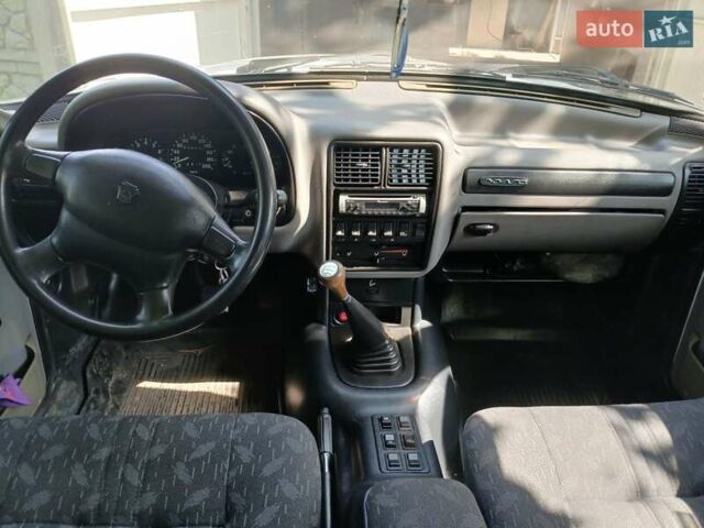 Білий ГАЗ 3110 Волга, об'ємом двигуна 2.45 л та пробігом 72 тис. км за 1700 $, фото 5 на Automoto.ua