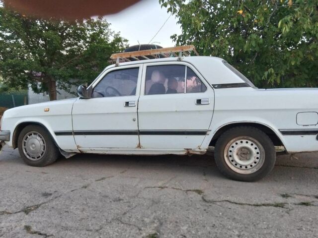 Білий ГАЗ 3110 Волга, об'ємом двигуна 2.4 л та пробігом 100 тис. км за 850 $, фото 4 на Automoto.ua