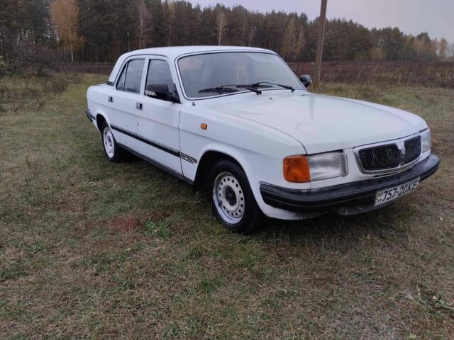 Белый ГАЗ 3110 Волга, объемом двигателя 2 л и пробегом 90 тыс. км за 750 $, фото 1 на Automoto.ua