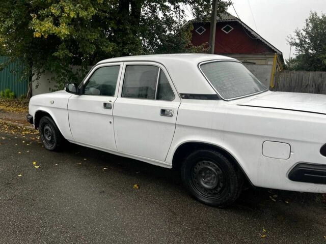 Белый ГАЗ 3110 Волга, объемом двигателя 2.4 л и пробегом 316 тыс. км за 900 $, фото 2 на Automoto.ua