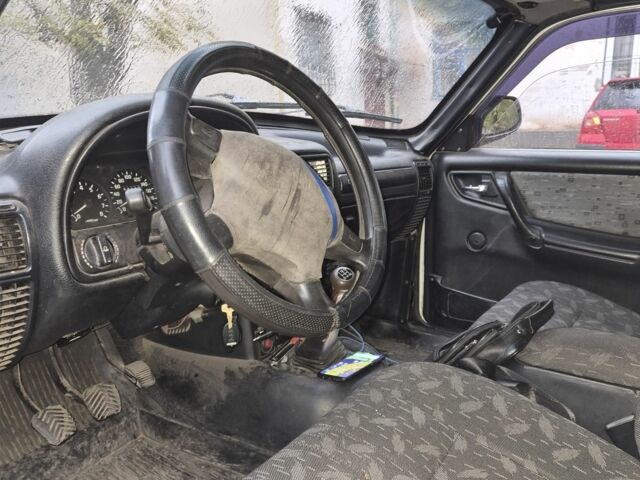 ГАЗ 3110 Волга 1999 в Кривом Роге на Automoto.ua Белый ГАЗ 3110 Волга, объемом двигателя 2 л и пробегом 200 тыс. км за 1307 $, фото 2 на Automoto.ua