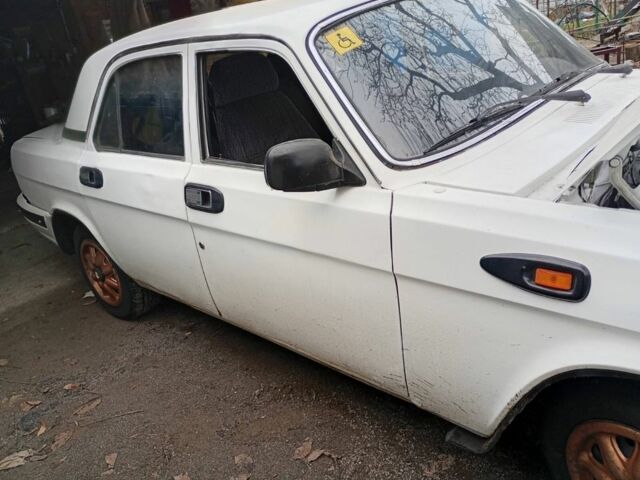 Белый ГАЗ 3110 Волга, объемом двигателя 2.4 л и пробегом 198 тыс. км за 850 $, фото 2 на Automoto.ua
