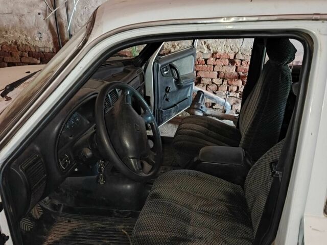 Белый ГАЗ 3110 Волга, объемом двигателя 2.4 л и пробегом 440 тыс. км за 715 $, фото 2 на Automoto.ua