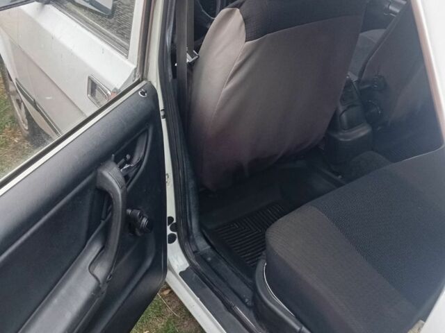 ГАЗ 3110 Волга 1999 в Днепре (Днепропетровске) на Automoto.ua Белый ГАЗ 3110 Волга, объемом двигателя 2 л и пробегом 150 тыс. км за 1200 $, фото 4 на Automoto.ua