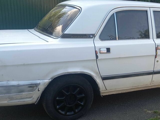 Белый ГАЗ 3110 Волга, объемом двигателя 2.5 л и пробегом 200 тыс. км за 700 $, фото 6 на Automoto.ua