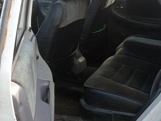 Белый ГАЗ 3110 Волга, объемом двигателя 2.3 л и пробегом 1 тыс. км за 954 $, фото 6 на Automoto.ua