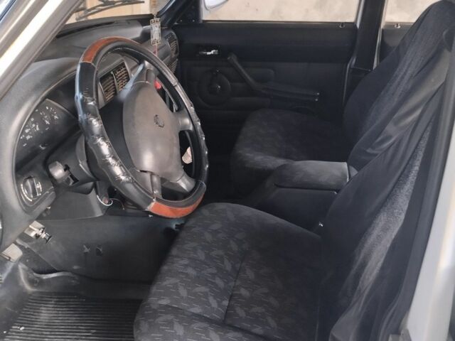 Белый ГАЗ 3110 Волга, объемом двигателя 2 л и пробегом 90 тыс. км за 750 $, фото 3 на Automoto.ua