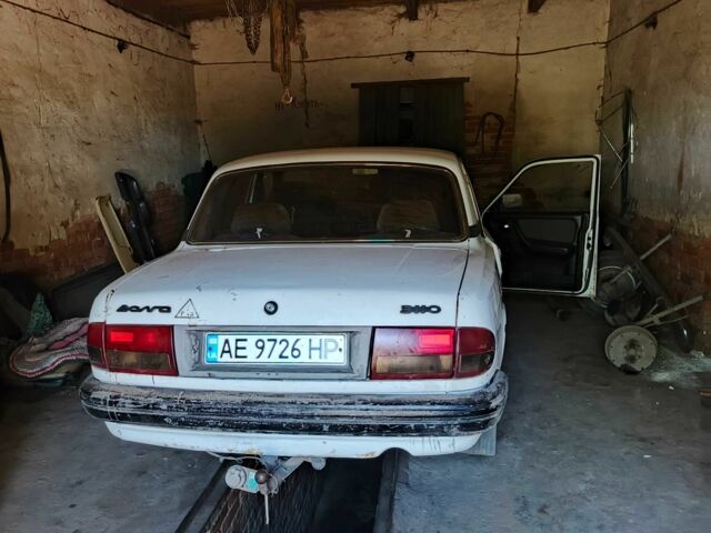 Белый ГАЗ 3110 Волга, объемом двигателя 2.4 л и пробегом 440 тыс. км за 715 $, фото 3 на Automoto.ua