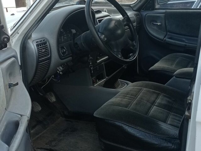 Белый ГАЗ 3110 Волга, объемом двигателя 2.3 л и пробегом 1 тыс. км за 954 $, фото 4 на Automoto.ua