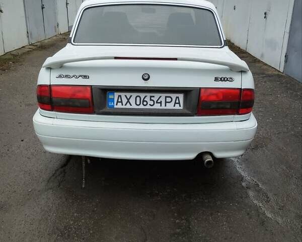 Белый ГАЗ 3110 Волга, объемом двигателя 2.4 л и пробегом 43 тыс. км за 2000 $, фото 2 на Automoto.ua