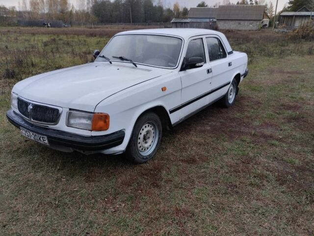 Белый ГАЗ 3110 Волга, объемом двигателя 2 л и пробегом 90 тыс. км за 750 $, фото 2 на Automoto.ua