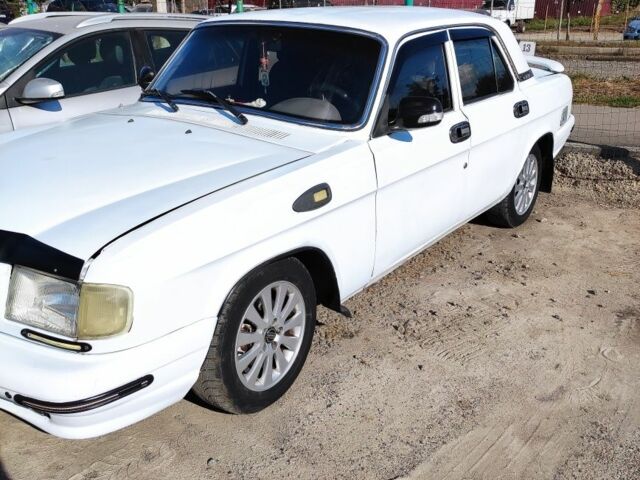 Белый ГАЗ 3110 Волга, объемом двигателя 2.4 л и пробегом 70 тыс. км за 1500 $, фото 1 на Automoto.ua