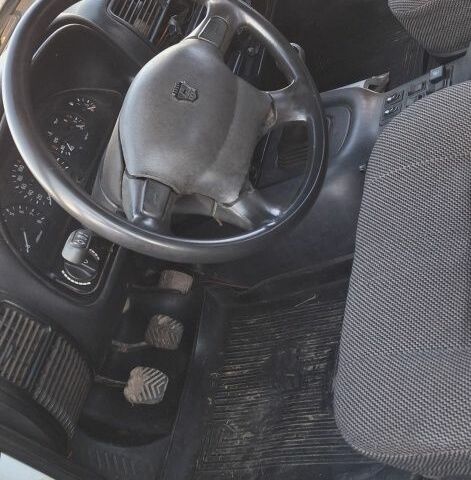 Білий ГАЗ 3110 Волга, об'ємом двигуна 2.3 л та пробігом 160 тис. км за 803 $, фото 5 на Automoto.ua