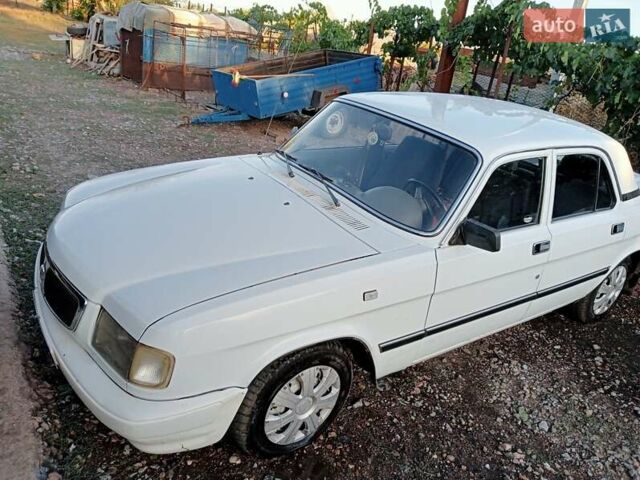 Белый ГАЗ 3110 Волга, объемом двигателя 2.45 л и пробегом 53 тыс. км за 1800 $, фото 5 на Automoto.ua