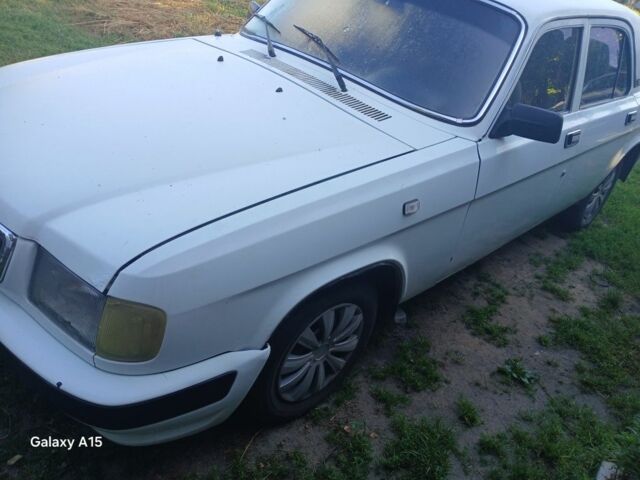 Белый ГАЗ 3110 Волга, объемом двигателя 2.4 л и пробегом 345 тыс. км за 1600 $, фото 1 на Automoto.ua