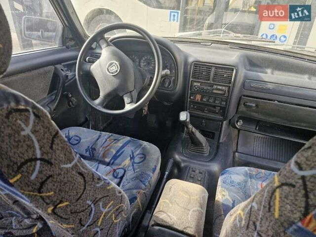 Белый ГАЗ 3110 Волга, объемом двигателя 2.5 л и пробегом 379 тыс. км за 1190 $, фото 9 на Automoto.ua