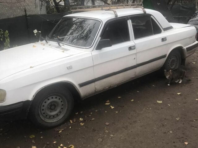 Белый ГАЗ 3110 Волга, объемом двигателя 2 л и пробегом 200 тыс. км за 600 $, фото 2 на Automoto.ua