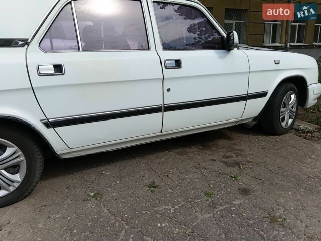 Белый ГАЗ 3110 Волга, объемом двигателя 2.4 л и пробегом 90 тыс. км за 1500 $, фото 3 на Automoto.ua