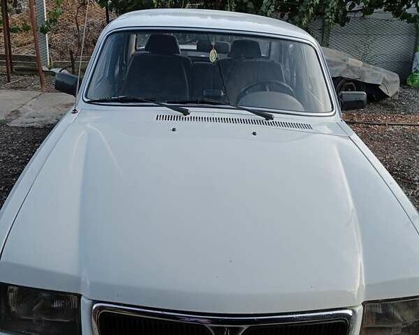 Белый ГАЗ 3110 Волга, объемом двигателя 2.45 л и пробегом 53 тыс. км за 1800 $, фото 3 на Automoto.ua