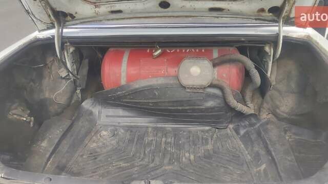 Білий ГАЗ 3110 Волга, об'ємом двигуна 2.5 л та пробігом 198 тис. км за 1050 $, фото 6 на Automoto.ua