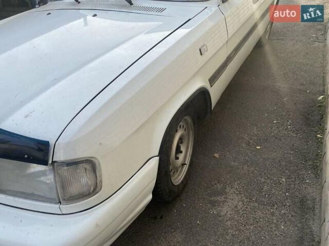 Белый ГАЗ 3110 Волга, объемом двигателя 2.3 л и пробегом 145 тыс. км за 3500 $, фото 8 на Automoto.ua