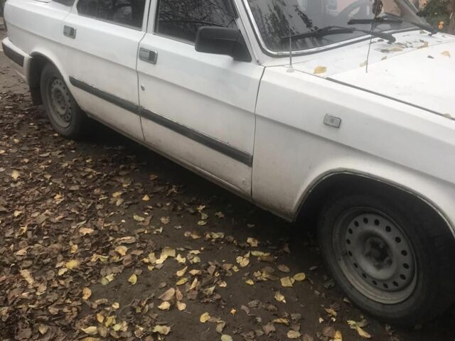 Белый ГАЗ 3110 Волга, объемом двигателя 2 л и пробегом 200 тыс. км за 600 $, фото 3 на Automoto.ua