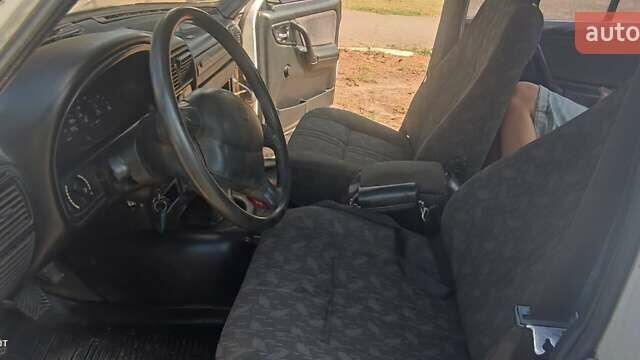Білий ГАЗ 3110 Волга, об'ємом двигуна 2.5 л та пробігом 198 тис. км за 1050 $, фото 5 на Automoto.ua