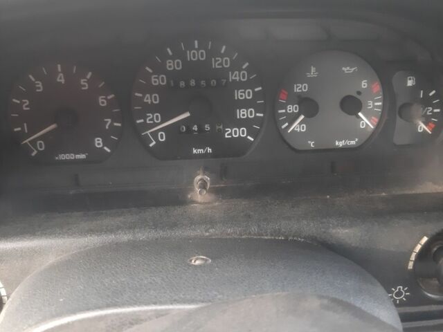 Белый ГАЗ 3110 Волга, объемом двигателя 2 л и пробегом 180 тыс. км за 565 $, фото 7 на Automoto.ua