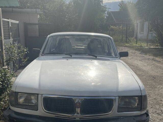 ГАЗ 3110 Волга 2000 в Днепре (Днепропетровске) на Automoto.ua Белый ГАЗ 3110 Волга, объемом двигателя 2.4 л и пробегом 200 тыс. км за 430 $, фото 2 на Automoto.ua