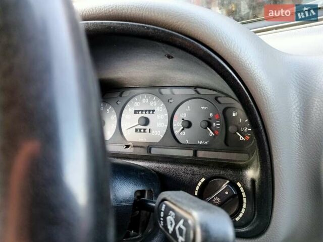 Белый ГАЗ 3110 Волга, объемом двигателя 2.45 л и пробегом 53 тыс. км за 1800 $, фото 2 на Automoto.ua