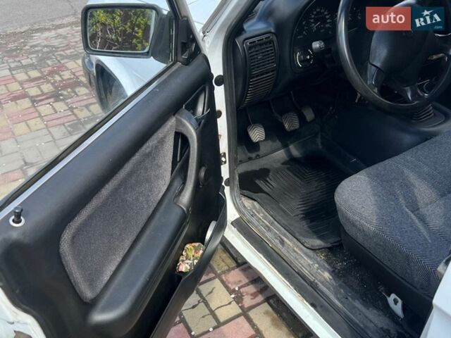 Белый ГАЗ 3110 Волга, объемом двигателя 2.4 л и пробегом 52 тыс. км за 1750 $, фото 5 на Automoto.ua