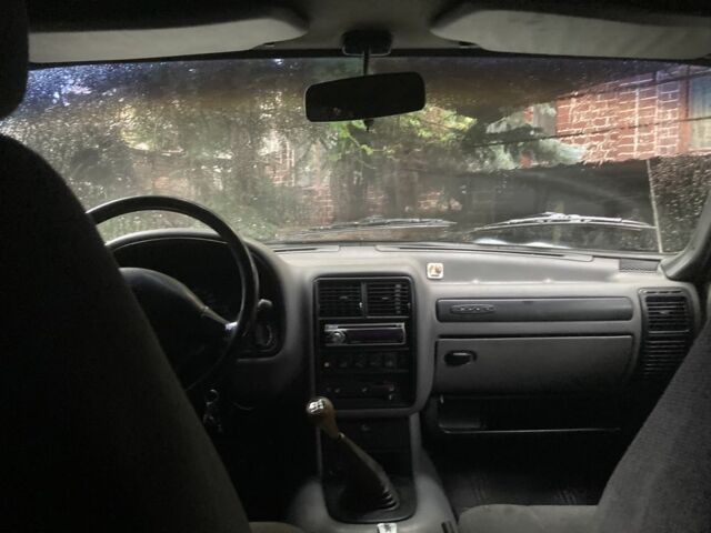 Білий ГАЗ 3110 Волга, об'ємом двигуна 2.5 л та пробігом 9 тис. км за 1500 $, фото 9 на Automoto.ua