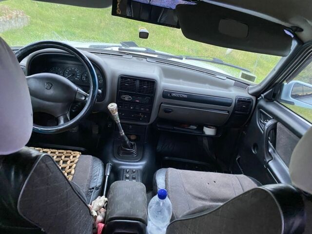 Белый ГАЗ 3110 Волга, объемом двигателя 0 л и пробегом 200 тыс. км за 550 $, фото 2 на Automoto.ua