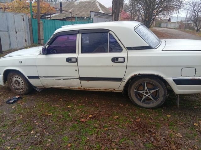 Белый ГАЗ 3110 Волга, объемом двигателя 2.4 л и пробегом 250 тыс. км за 1000 $, фото 1 на Automoto.ua