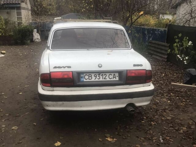 Белый ГАЗ 3110 Волга, объемом двигателя 2 л и пробегом 200 тыс. км за 600 $, фото 1 на Automoto.ua
