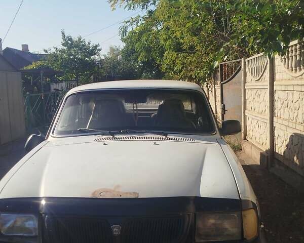 Белый ГАЗ 3110 Волга, объемом двигателя 2.4 л и пробегом 1000 тыс. км за 356 $, фото 1 на Automoto.ua